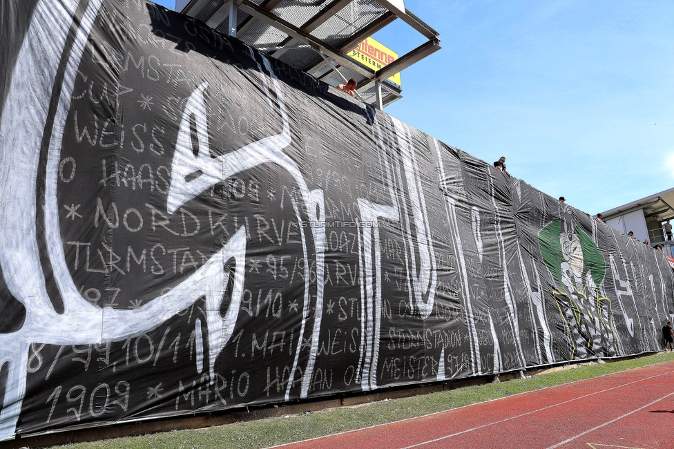 Hartberg - Sturm Graz
Oesterreichische Fussball Bundesliga, 26. Runde, TSV Hartberg - SK Sturm Graz,  PROfertil ARENA Hartberg, 14.04.2024. 

Foto zeigt Fans von Sturm mit einer Choreografie
