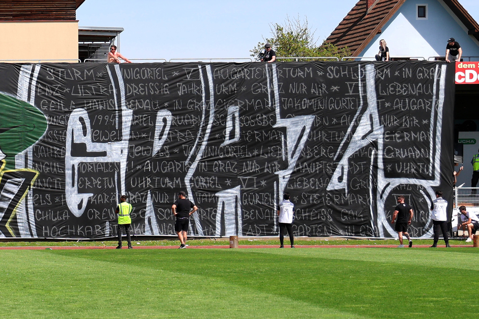 Hartberg - Sturm Graz
Oesterreichische Fussball Bundesliga, 26. Runde, TSV Hartberg - SK Sturm Graz,  PROfertil ARENA Hartberg, 14.04.2024. 

Foto zeigt Fans von Sturm mit einer Choreografie
