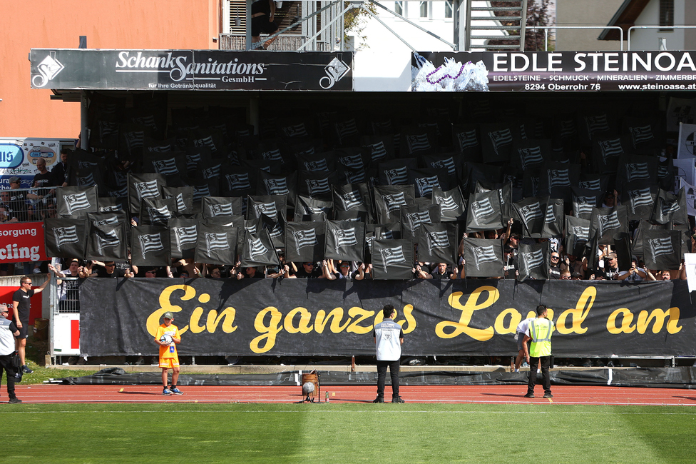 Hartberg - Sturm Graz
Oesterreichische Fussball Bundesliga, 26. Runde, TSV Hartberg - SK Sturm Graz,  PROfertil ARENA Hartberg, 14.04.2024. 

Foto zeigt Fans von Sturm mit einer Choreografie
