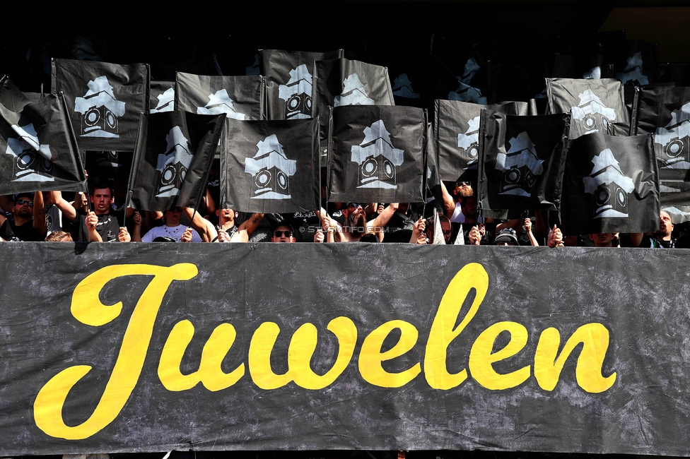 Hartberg - Sturm Graz
Oesterreichische Fussball Bundesliga, 26. Runde, TSV Hartberg - SK Sturm Graz,  PROfertil ARENA Hartberg, 14.04.2024. 

Foto zeigt Fans von Sturm mit einer Choreografie
