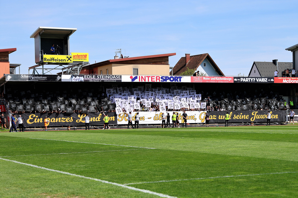 Hartberg - Sturm Graz
Oesterreichische Fussball Bundesliga, 26. Runde, TSV Hartberg - SK Sturm Graz,  PROfertil ARENA Hartberg, 14.04.2024. 

Foto zeigt Fans von Sturm mit einer Choreografie
