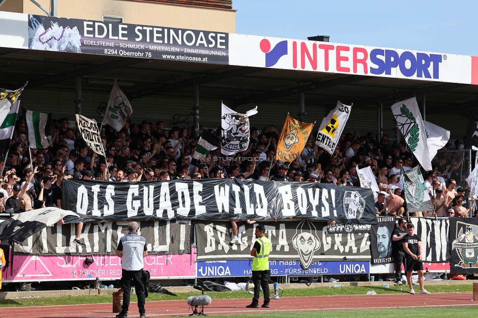 Hartberg - Sturm Graz
Oesterreichische Fussball Bundesliga, 26. Runde, TSV Hartberg - SK Sturm Graz,  PROfertil ARENA Hartberg, 14.04.2024. 

Foto zeigt Fans von Sturm mit einem Spruchband
