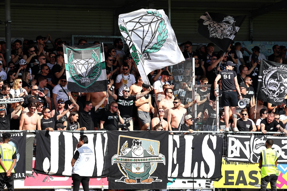 Hartberg - Sturm Graz
Oesterreichische Fussball Bundesliga, 26. Runde, TSV Hartberg - SK Sturm Graz,  PROfertil ARENA Hartberg, 14.04.2024. 

Foto zeigt Fans von Sturm
