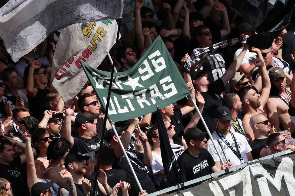 Hartberg - Sturm Graz
Oesterreichische Fussball Bundesliga, 26. Runde, TSV Hartberg - SK Sturm Graz,  PROfertil ARENA Hartberg, 14.04.2024. 

Foto zeigt Fans von Sturm
