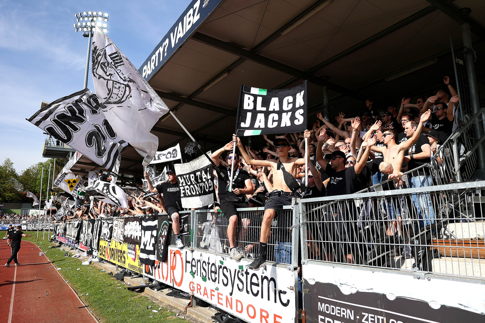 Hartberg - Sturm Graz
Oesterreichische Fussball Bundesliga, 26. Runde, TSV Hartberg - SK Sturm Graz,  PROfertil ARENA Hartberg, 14.04.2024. 

Foto zeigt Fans von Sturm
