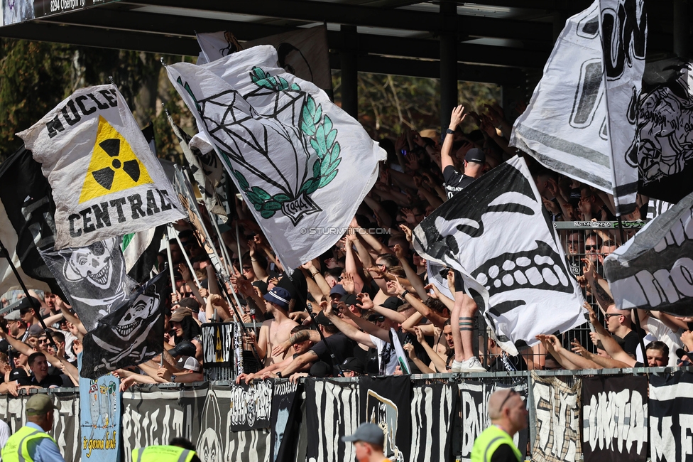 Hartberg - Sturm Graz
Oesterreichische Fussball Bundesliga, 26. Runde, TSV Hartberg - SK Sturm Graz,  PROfertil ARENA Hartberg, 14.04.2024. 

Foto zeigt Fans von Sturm
