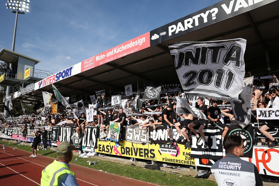 Hartberg - Sturm Graz
Oesterreichische Fussball Bundesliga, 26. Runde, TSV Hartberg - SK Sturm Graz,  PROfertil ARENA Hartberg, 14.04.2024. 

Foto zeigt Fans von Sturm
