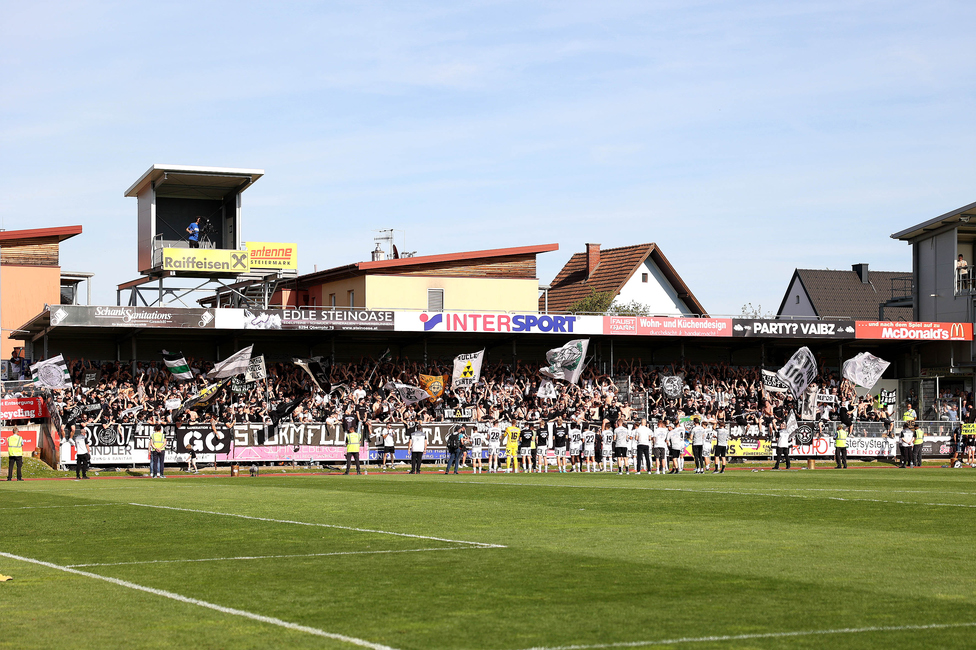 Hartberg - Sturm Graz
Oesterreichische Fussball Bundesliga, 26. Runde, TSV Hartberg - SK Sturm Graz,  PROfertil ARENA Hartberg, 14.04.2024. 

Foto zeigt Fans von Sturm
