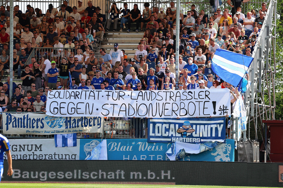 Hartberg - Sturm Graz
Oesterreichische Fussball Bundesliga, 26. Runde, TSV Hartberg - SK Sturm Graz,  PROfertil ARENA Hartberg, 14.04.2024. 

Foto zeigt Fans von Hartberg
