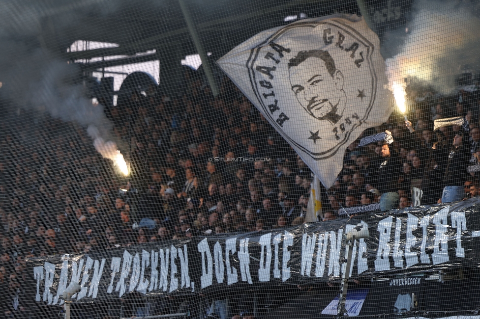 Sturm Graz - Rapid Wien
Oesterreichische Fussball Bundesliga, 27. Runde, SK Sturm Graz - SK Rapid Wien, Stadion Liebenau Graz, 19.04.2024. 

Foto zeigt Fans von Sturm mit einem Spruchband
Schlüsselwörter: brigata