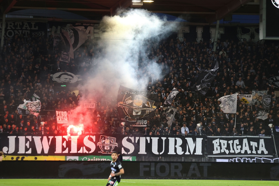 Sturm Graz - Rapid Wien
Oesterreichische Fussball Bundesliga, 27. Runde, SK Sturm Graz - SK Rapid Wien, Stadion Liebenau Graz, 19.04.2024. 

Foto zeigt Fans von Sturm mit Pyrotechnik
Schlüsselwörter: jewels pyrotechnik