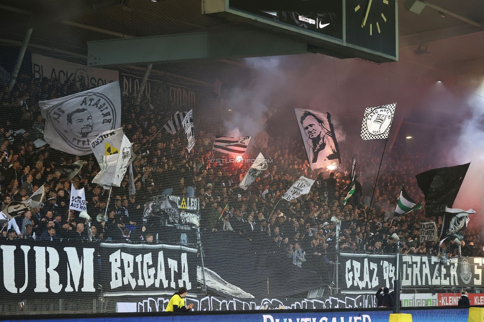 Sturm Graz - Rapid Wien
Oesterreichische Fussball Bundesliga, 27. Runde, SK Sturm Graz - SK Rapid Wien, Stadion Liebenau Graz, 19.04.2024. 

Foto zeigt Fans von Sturm mit Pyrotechnik
Schlüsselwörter: pyrotechnik