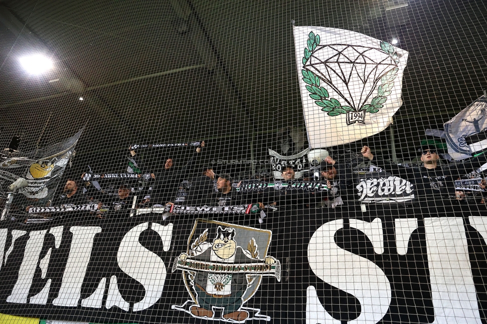 Sturm Graz - Rapid Wien
Oesterreichische Fussball Bundesliga, 27. Runde, SK Sturm Graz - SK Rapid Wien, Stadion Liebenau Graz, 19.04.2024. 

Foto zeigt Fans von Sturm
Schlüsselwörter: jewels schals