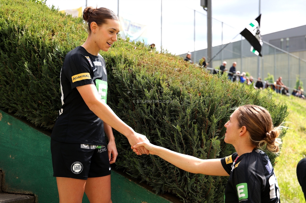 Sturm Damen - Wacker Innsbruck
OEFB Frauen Bundesliga, 13. Runde, SK Sturm Graz Damen - FC Wacker Innsbruck, Gruabn Graz, 21.04.2024. 

Foto zeigt Laura Krumboeck (Sturm Damen) und Modesta Uka (Sturm Damen)
