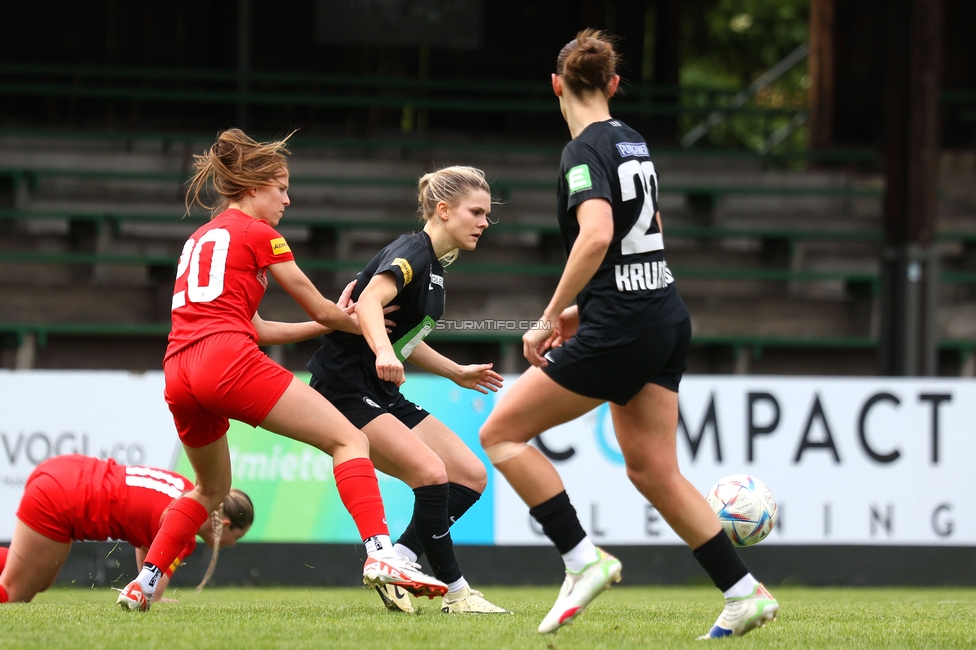 Sturm Damen - Wacker Innsbruck
OEFB Frauen Bundesliga, 13. Runde, SK Sturm Graz Damen - FC Wacker Innsbruck, Gruabn Graz, 21.04.2024. 

Foto zeigt Elena Koessler (Sturm Damen)
