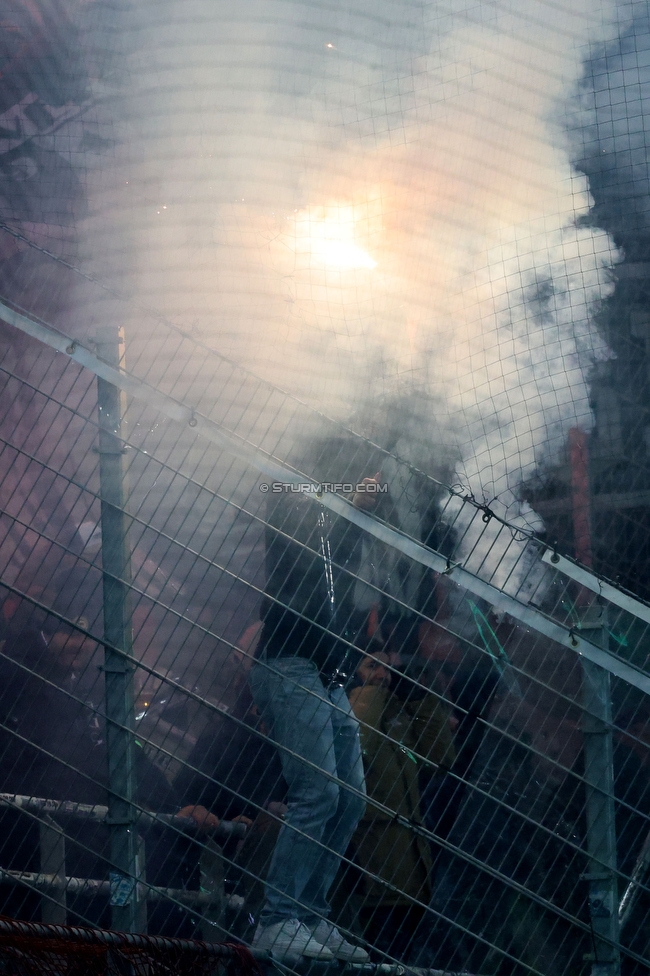 Rapid Wien - Sturm Graz
Oesterreichische Fussball Bundesliga, 28. Runde, SK Rapid Wien - SK Sturm Graz, Weststadion Wien, 24.04.2024. 

Foto zeigt Fans von Sturm
Schlüsselwörter: pyrotechnik