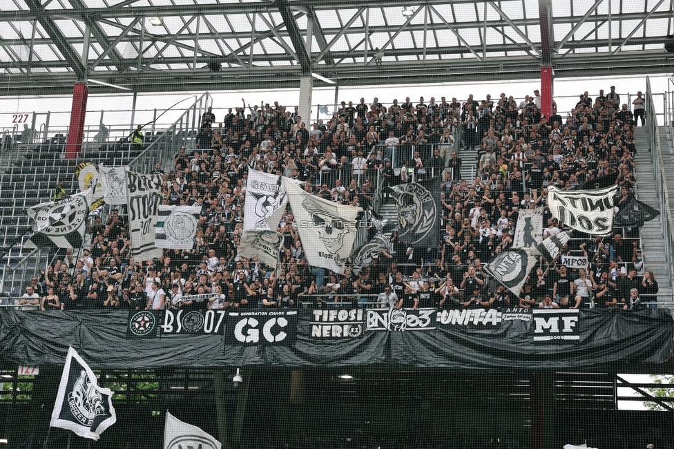 RB Salzburg - Sturm Graz
Oesterreichische Fussball Bundesliga, 29. Runde, FC RB Salzburg - SK Sturm Graz, Arena Wals-Siezenheim, 28.04.2024. 

Foto zeigt Fans von Sturm
