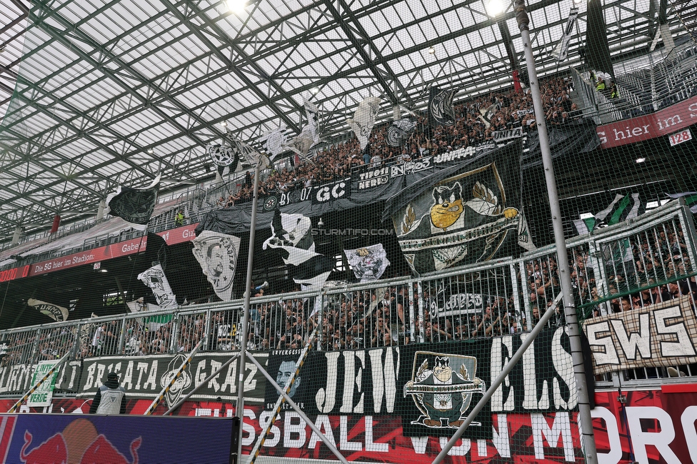 RB Salzburg - Sturm Graz
Oesterreichische Fussball Bundesliga, 29. Runde, FC RB Salzburg - SK Sturm Graz, Arena Wals-Siezenheim, 28.04.2024. 

Foto zeigt Fans von Sturm
Schlüsselwörter: jewels brigata