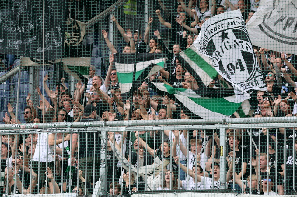 RB Salzburg - Sturm Graz
Oesterreichische Fussball Bundesliga, 29. Runde, FC RB Salzburg - SK Sturm Graz, Arena Wals-Siezenheim, 28.04.2024. 

Foto zeigt Fans von Sturm
Schlüsselwörter: sturmflut