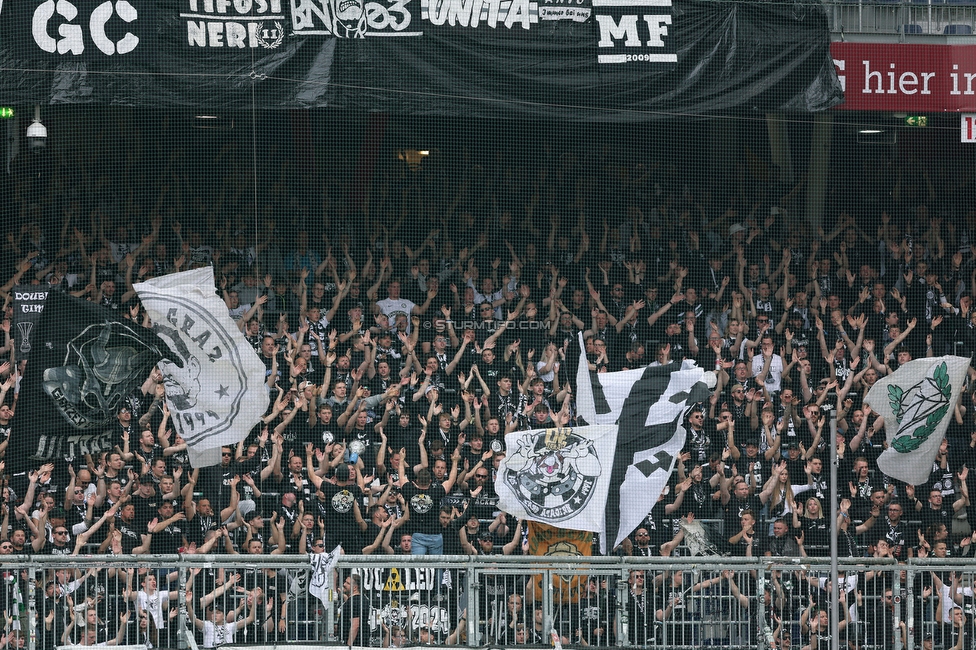 RB Salzburg - Sturm Graz
Oesterreichische Fussball Bundesliga, 29. Runde, FC RB Salzburg - SK Sturm Graz, Arena Wals-Siezenheim, 28.04.2024. 

Foto zeigt Fans von Sturm
