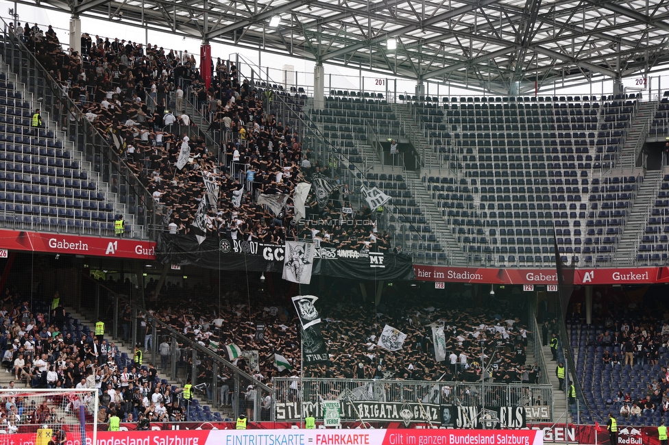 RB Salzburg - Sturm Graz
Oesterreichische Fussball Bundesliga, 29. Runde, FC RB Salzburg - SK Sturm Graz, Arena Wals-Siezenheim, 28.04.2024. 

Foto zeigt Fans von Sturm
