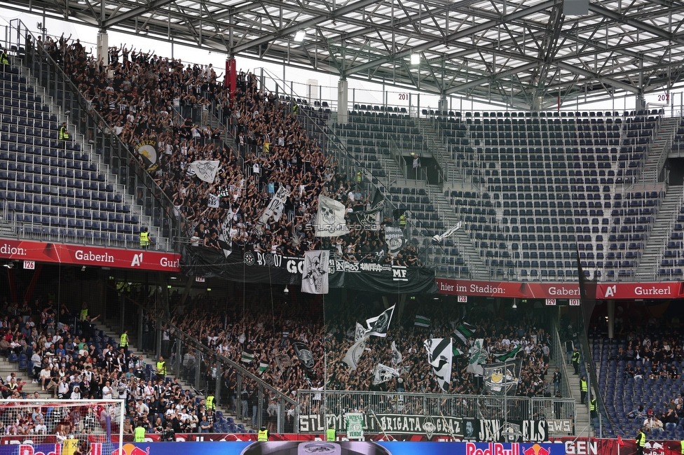 RB Salzburg - Sturm Graz
Oesterreichische Fussball Bundesliga, 29. Runde, FC RB Salzburg - SK Sturm Graz, Arena Wals-Siezenheim, 28.04.2024. 

Foto zeigt Fans von Sturm
