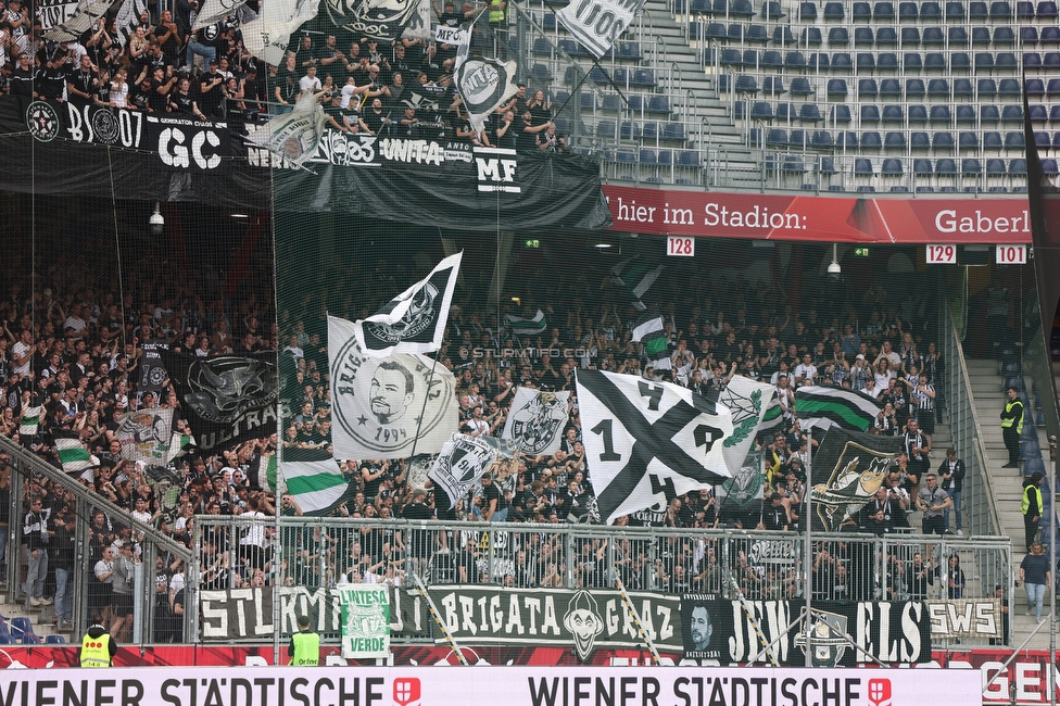 RB Salzburg - Sturm Graz
Oesterreichische Fussball Bundesliga, 29. Runde, FC RB Salzburg - SK Sturm Graz, Arena Wals-Siezenheim, 28.04.2024. 

Foto zeigt Fans von Sturm
