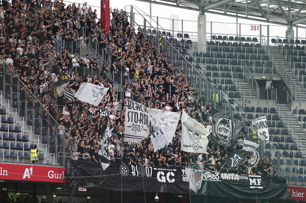 RB Salzburg - Sturm Graz
Oesterreichische Fussball Bundesliga, 29. Runde, FC RB Salzburg - SK Sturm Graz, Arena Wals-Siezenheim, 28.04.2024. 

Foto zeigt Fans von Sturm
