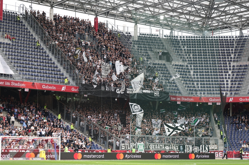 RB Salzburg - Sturm Graz
Oesterreichische Fussball Bundesliga, 29. Runde, FC RB Salzburg - SK Sturm Graz, Arena Wals-Siezenheim, 28.04.2024. 

Foto zeigt Fans von Sturm
