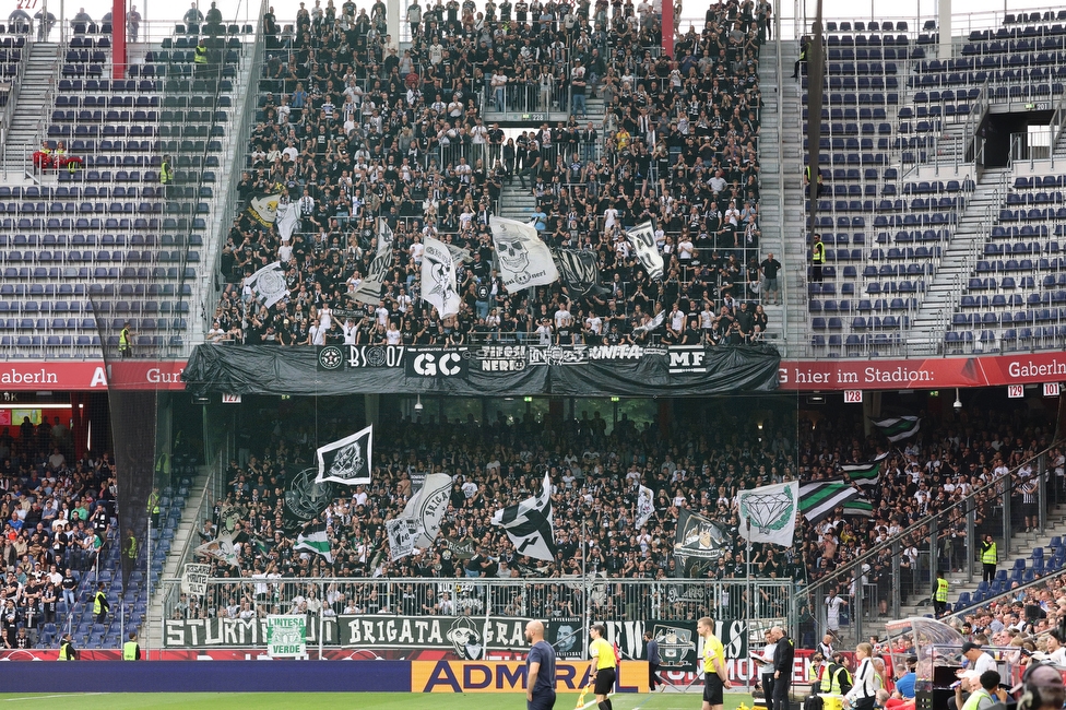 RB Salzburg - Sturm Graz
Oesterreichische Fussball Bundesliga, 29. Runde, FC RB Salzburg - SK Sturm Graz, Arena Wals-Siezenheim, 28.04.2024. 

Foto zeigt Fans von Sturm
