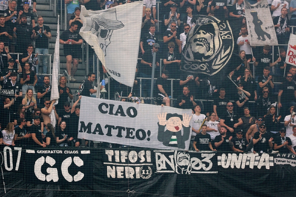 RB Salzburg - Sturm Graz
Oesterreichische Fussball Bundesliga, 29. Runde, FC RB Salzburg - SK Sturm Graz, Arena Wals-Siezenheim, 28.04.2024. 

Foto zeigt Fans von Sturm mit einem Spruchband
Schlüsselwörter: tifosi