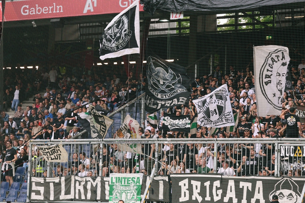 RB Salzburg - Sturm Graz
Oesterreichische Fussball Bundesliga, 29. Runde, FC RB Salzburg - SK Sturm Graz, Arena Wals-Siezenheim, 28.04.2024. 

Foto zeigt Fans von Sturm
