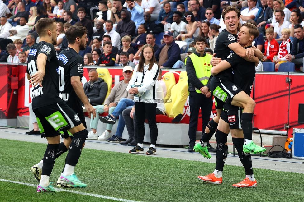 RB Salzburg - Sturm Graz
Oesterreichische Fussball Bundesliga, 29. Runde, FC RB Salzburg - SK Sturm Graz, Arena Wals-Siezenheim, 28.04.2024. 

Foto zeigt Fans von Sturm
