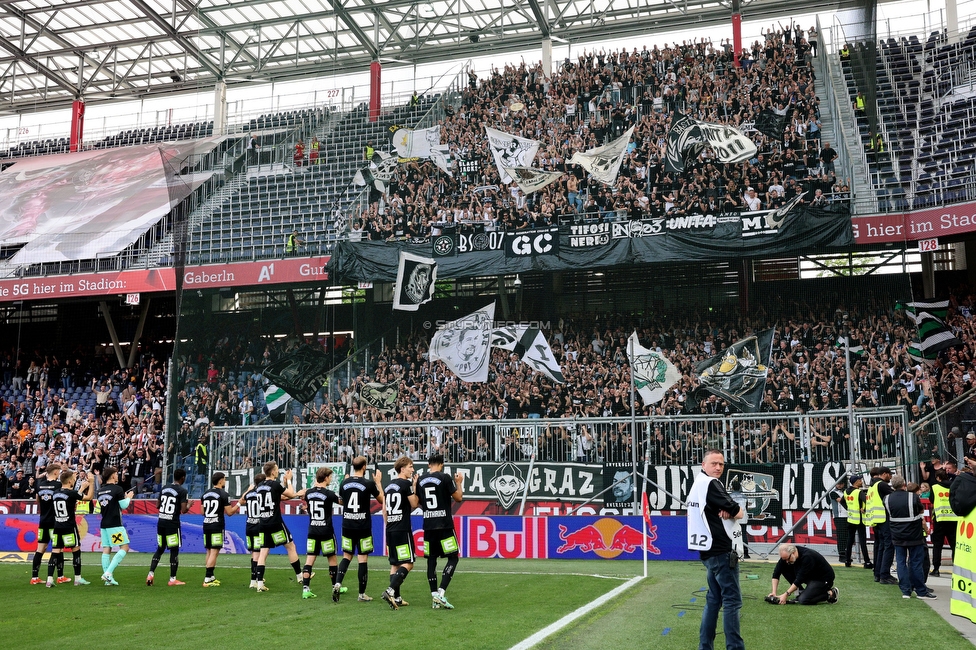 RB Salzburg - Sturm Graz
Oesterreichische Fussball Bundesliga, 29. Runde, FC RB Salzburg - SK Sturm Graz, Arena Wals-Siezenheim, 28.04.2024. 

Foto zeigt Fans von Sturm und die Mannschaft von Sturm
