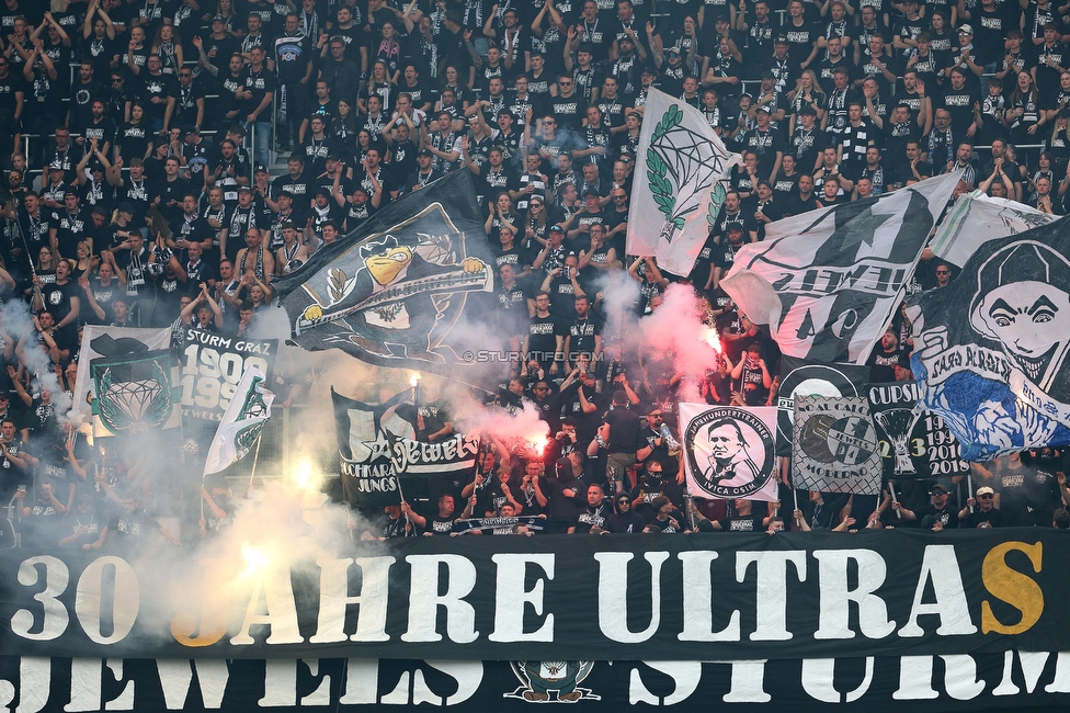 Sturm Graz - Rapid Wien
OEFB Cup, Finale, SK Sturm Graz - SK Rapid Wien, Woerthersee Stadion Klagenfurt, 01.05.2024. 

Foto zeigt Fans von Sturm
Schlüsselwörter: jewels pyrotechnik