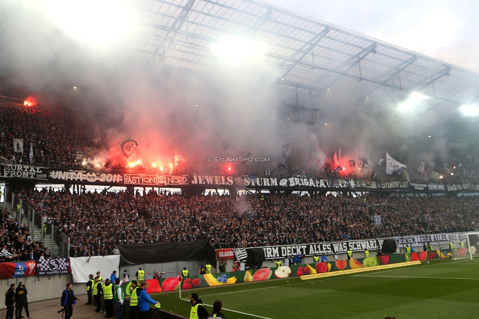 Sturm Graz - Rapid Wien
OEFB Cup, Finale, SK Sturm Graz - SK Rapid Wien, Woerthersee Stadion Klagenfurt, 01.05.2024. 

Foto zeigt Fans von Sturm
Schlüsselwörter: pyrotechnik