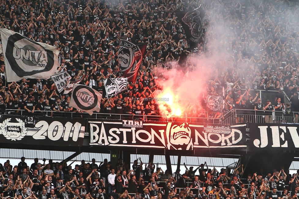 Sturm Graz - Rapid Wien
OEFB Cup, Finale, SK Sturm Graz - SK Rapid Wien, Woerthersee Stadion Klagenfurt, 01.05.2024. 

Foto zeigt Fans von Sturm
Schlüsselwörter: bastion pyrotechnik