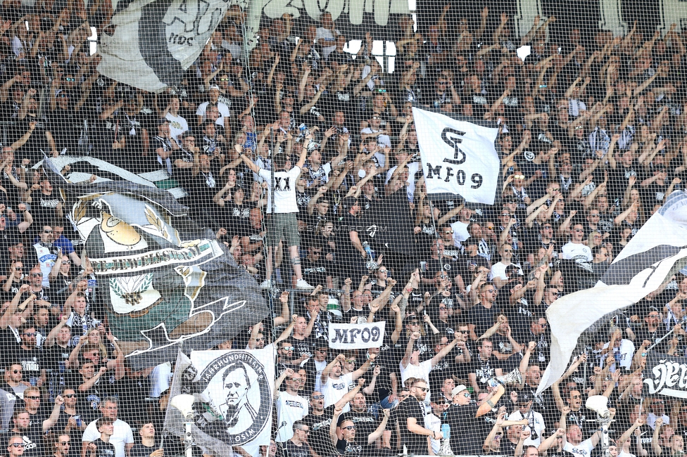 Sturm Graz - Hartberg
Oesterreichische Fussball Bundesliga, 30. Runde, SK Sturm Graz - TSV Hartberg, Stadion Liebenau Graz, 05.05.2024. 

Foto zeigt Fans von Sturm
