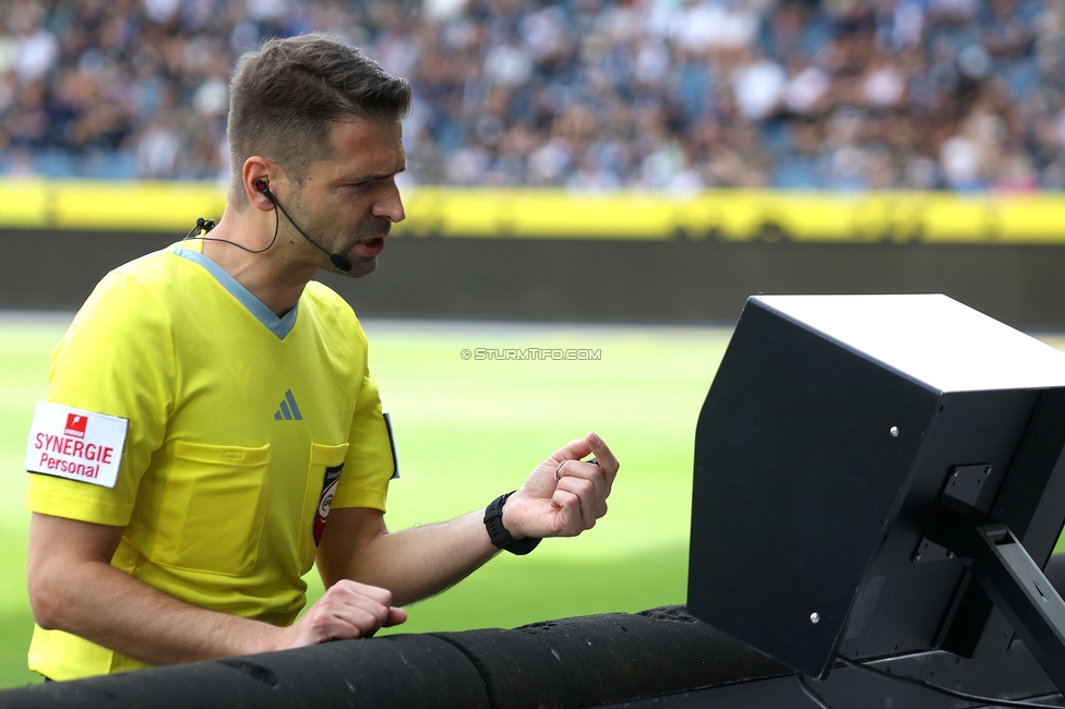 Sturm Graz - Hartberg
Oesterreichische Fussball Bundesliga, 30. Runde, SK Sturm Graz - TSV Hartberg, Stadion Liebenau Graz, 05.05.2024. 

Foto zeigt den Schiedsrichter
