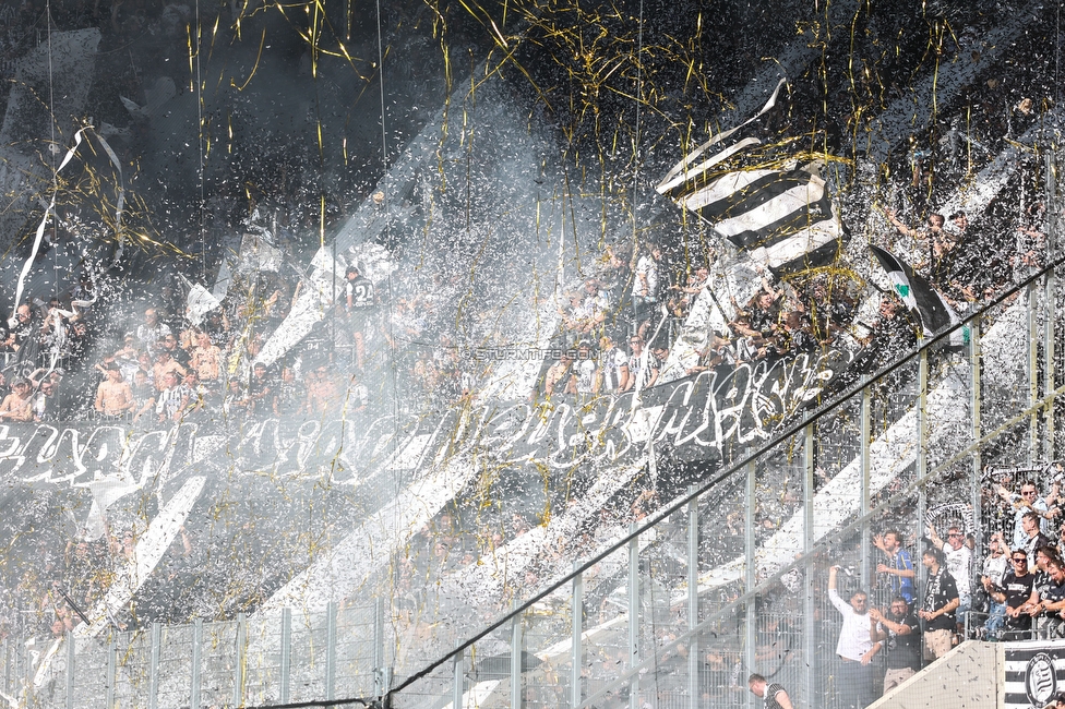 LASK - Sturm Graz
Oesterreichische Fussball Bundesliga, 31. Runde, LASK - SK Sturm Graz, Raiffeisen Arena Linz, 12.05.2024. 

Foto zeigt Fans von Sturm mit einer Choreografie
