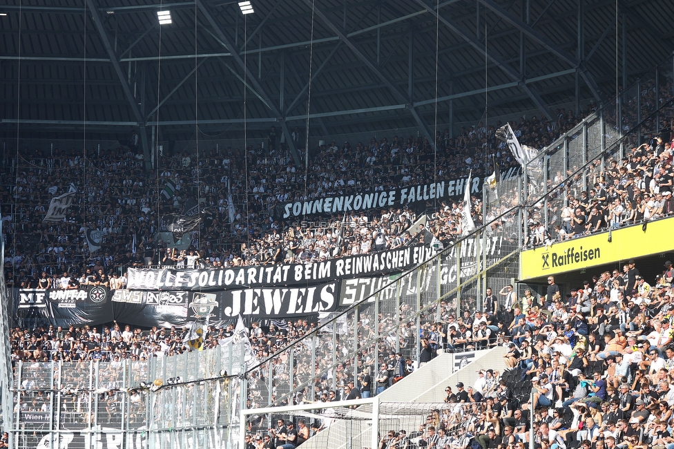 LASK - Sturm Graz
Oesterreichische Fussball Bundesliga, 31. Runde, LASK - SK Sturm Graz, Raiffeisen Arena Linz, 12.05.2024. 

Foto zeigt Fans von Sturm mit einem Spruchband
