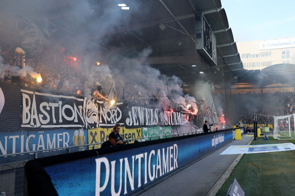 Sturm Graz - Austria Klagenfurt
Oesterreichische Fussball Bundesliga, 32. Runde, SK Sturm Graz - SK Austria Klagenfurt, Stadion Liebenau Graz, 19.05.2024. 

Foto zeigt Fans von Sturm
Schlüsselwörter: pyrotechnik