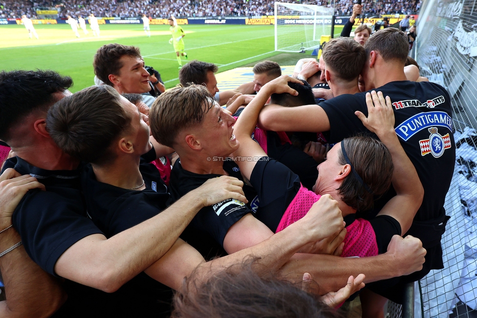 Sturm Graz - Austria Klagenfurt
Oesterreichische Fussball Bundesliga, 32. Runde, SK Sturm Graz - SK Austria Klagenfurt, Stadion Liebenau Graz, 19.05.2024. 

Foto zeigt Gregory Wuethrich (Sturm) und die Mannschaft von Sturm
Schlüsselwörter: torjubel