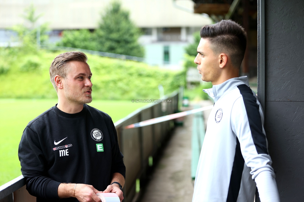 Sturm Damen - Bergheim
OEFB Frauen Bundesliga, 18. Runde, SK Sturm Graz Damen - FC Bergheim, Gruabn Graz, 26.05.2024. 

Foto zeigt Michael Erlitz (Sportlicher Leiter Sturm Damen) und Tode Djakovic (Videoanalyst Sturm Damen)
