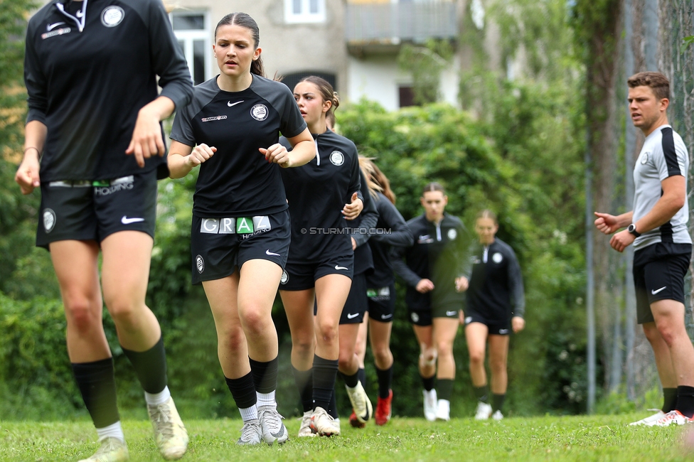 Sturm Damen - Bergheim
OEFB Frauen Bundesliga, 18. Runde, SK Sturm Graz Damen - FC Bergheim, Gruabn Graz, 26.05.2024. 

Foto zeigt die Mannschaft der Sturm Damen
