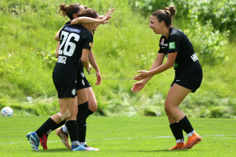 Sturm Damen - Bergheim
OEFB Frauen Bundesliga, 18. Runde, SK Sturm Graz Damen - FC Bergheim, Gruabn Graz, 26.05.2024. 

Foto zeigt Andrea Glibo (Sturm Damen) und Ruzika Krajinovic (Sturm Damen)
