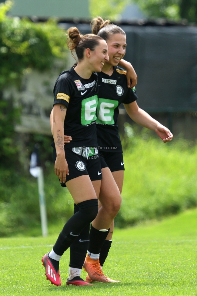 Sturm Damen - Bergheim
OEFB Frauen Bundesliga, 18. Runde, SK Sturm Graz Damen - FC Bergheim, Gruabn Graz, 26.05.2024. 

Foto zeigt Andrea Glibo (Sturm Damen) und Ruzika Krajinovic (Sturm Damen)
