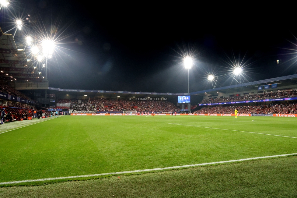 Stade Brestois - Sturm Graz
UEFA Champions League Ligaphase 1. Spieltag, Stade Brestois 29 - SK Sturm Graz, Stade de Roudourou Guingamp, 19.09.2024. 

Foto zeigt eine Innenansicht im Stade de Roudourou
