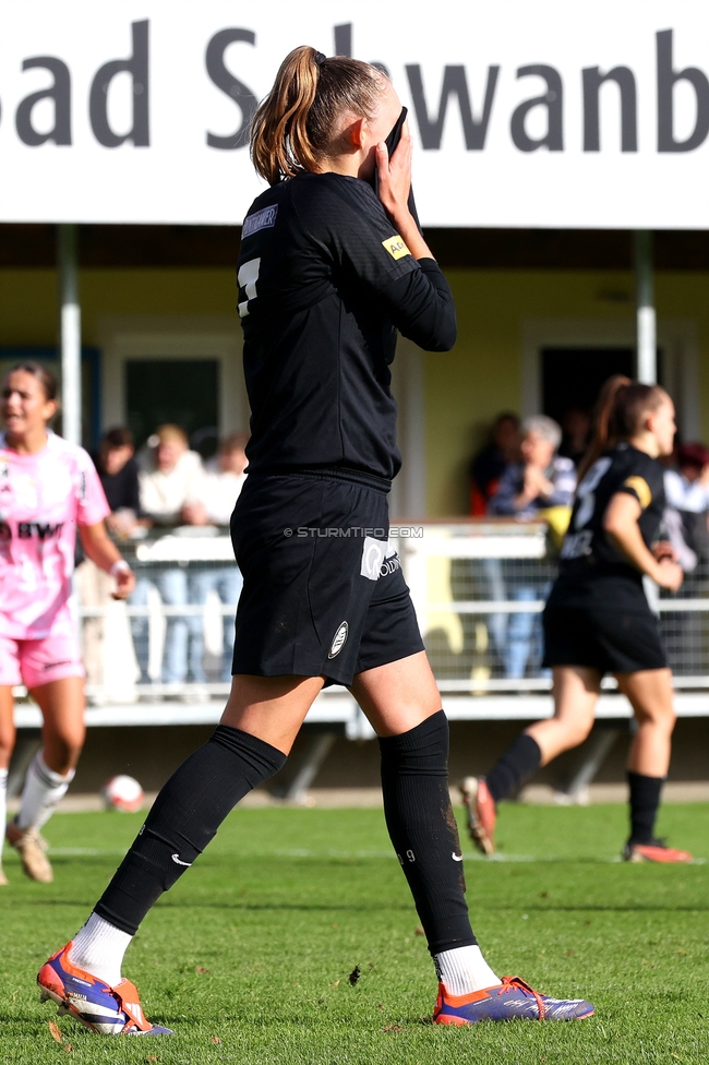 Sturm Damen - LASK
OEFB Frauen Bundesliga, 7. Runde, SK Sturm Graz Damen - LASK Damen, Anton Koch Stadion Hollenegg, 12.10.2024. 

Foto zeigt Rebecca Villena (Sturm Damen)
