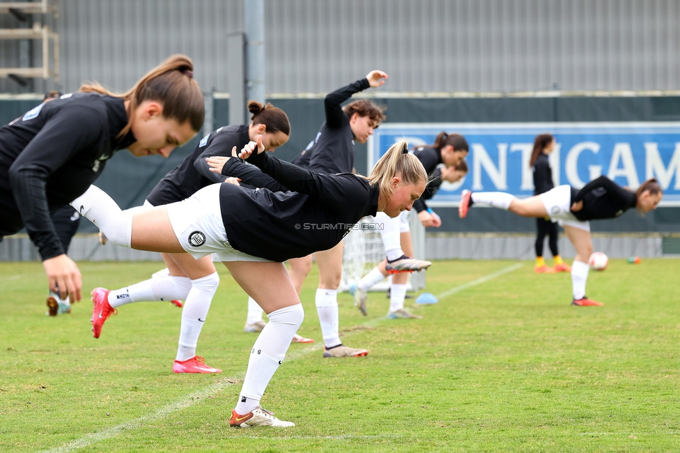 Sturm Damen - Bergheim
OEFB Frauen Bundesliga, 17. Runde, SK Sturm Graz Damen - FC Bergheim, Trainingszentrum Messendorf, 15.03.2025. 

Foto zeigt die Mannschaft der Sturm Damen
